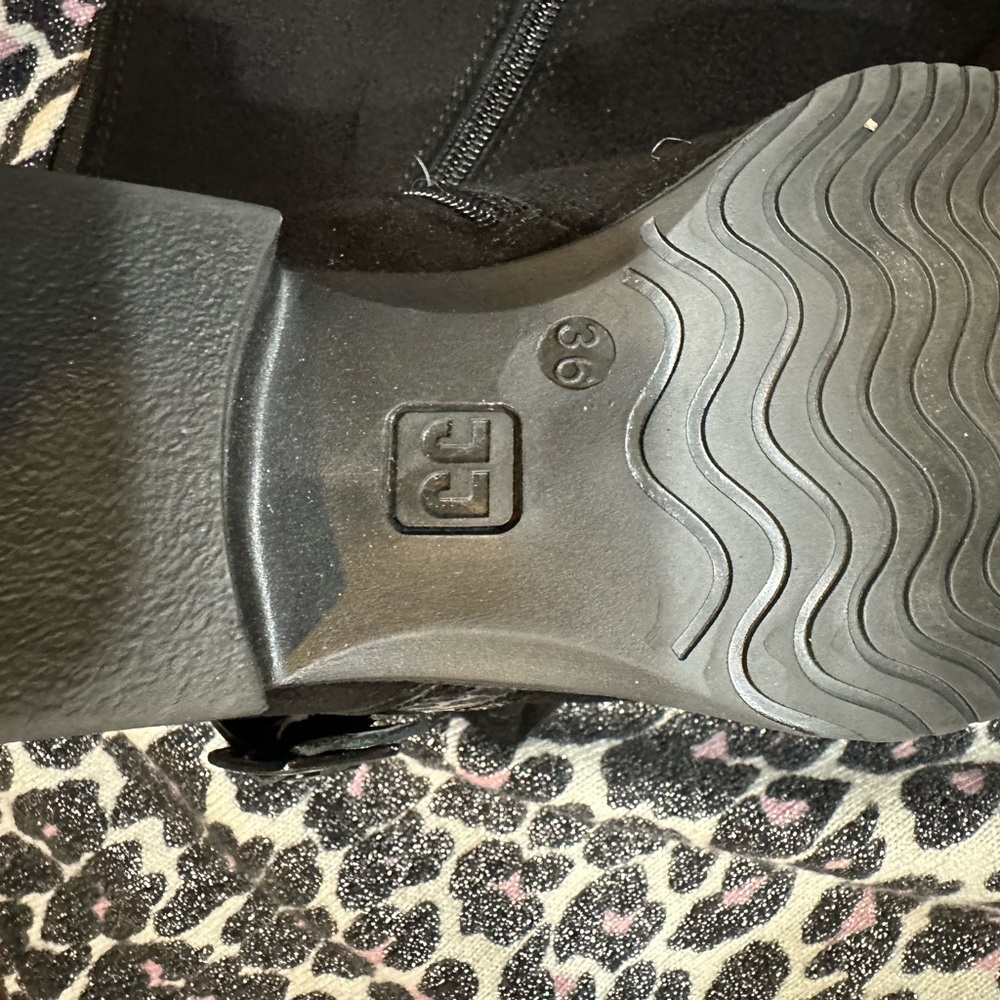 JJ Footwear Extra Wide Calf boots, black suede, Size 36 - Picture 4 of 8